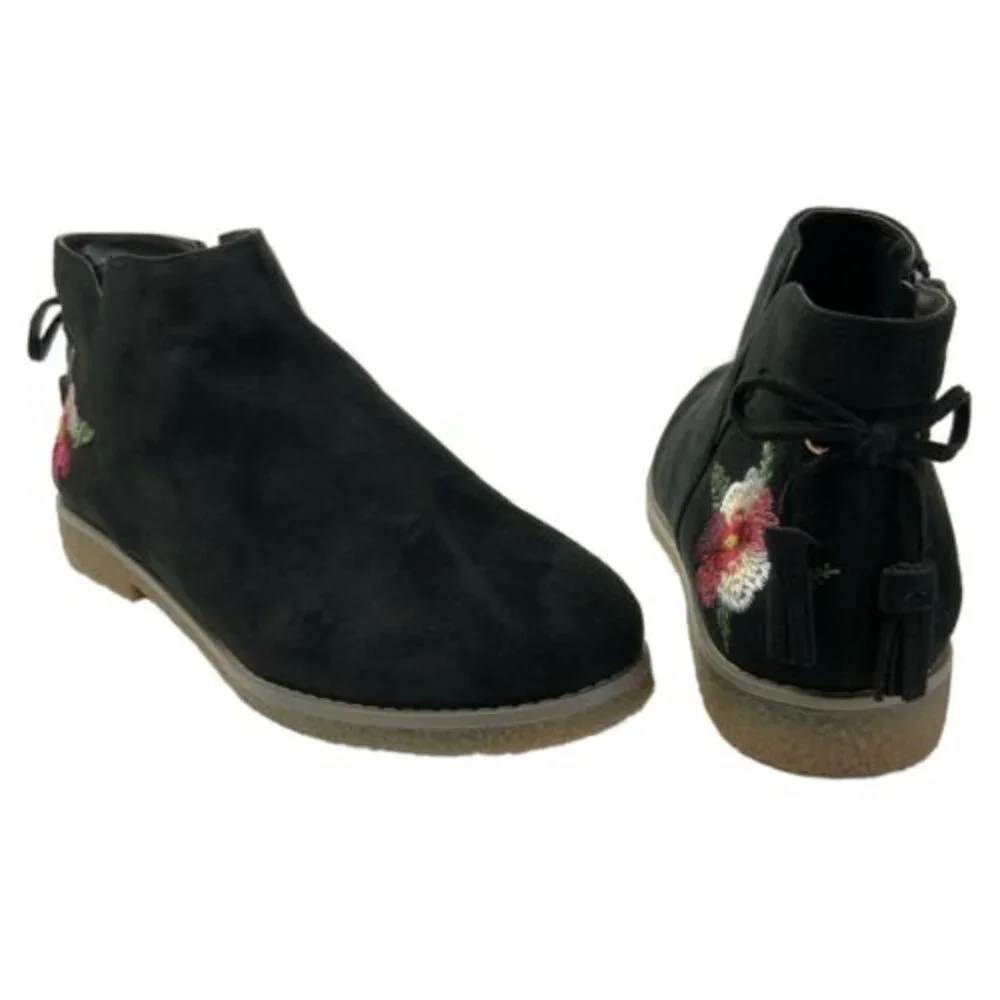 New Comfortview Wide Sienna Embroidered Bootie 11